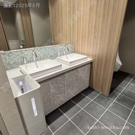 男性トイレ