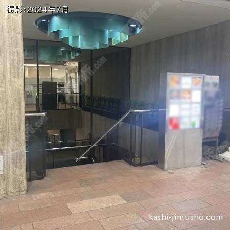 地下区画への階段