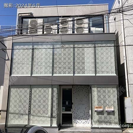 ビル前面