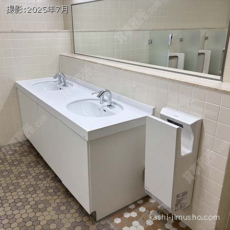 男性トイレ