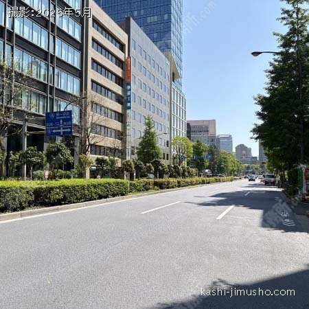 前面道路(日比谷通り)