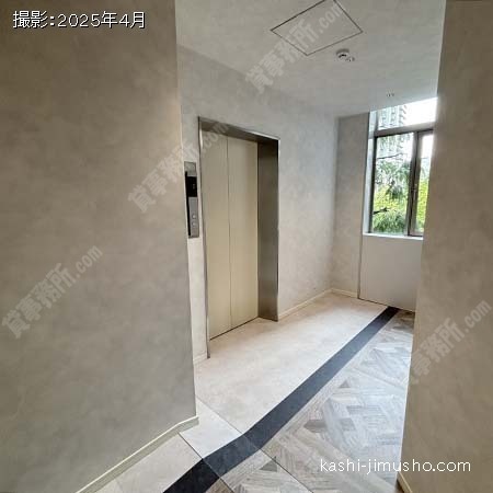 貸室エレベーターホール