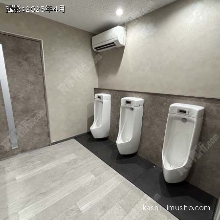 男性トイレ