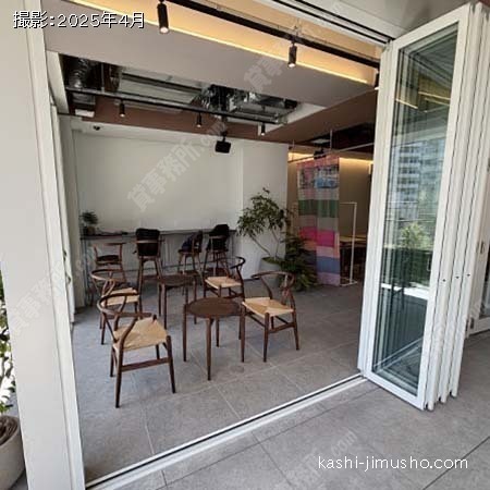 ラウンジ