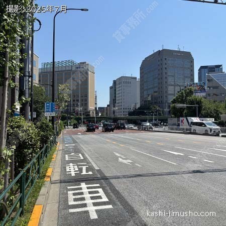 前面道路(白山通り)