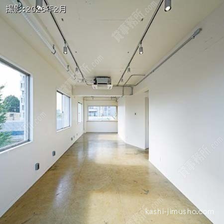 貸室内