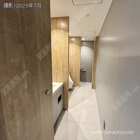 男性トイレ