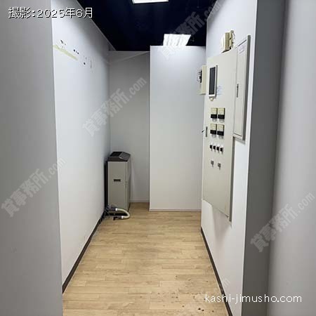 貸室内(B1階)