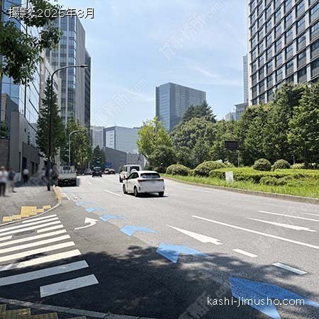 前面道路(六本木通り)