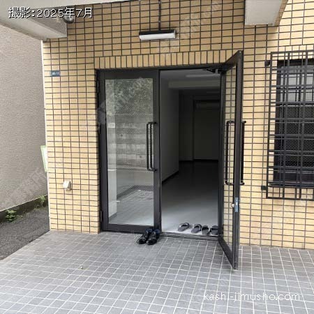 貸室入口(1階)