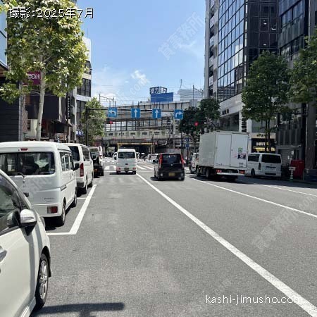 前面道路(神田警察通り)