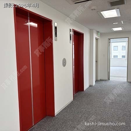 貸室階エレベーターホール