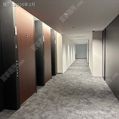 貸室階エレベーターホール