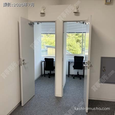 2階共用部テレカンブース 2階共用部テレカンブース