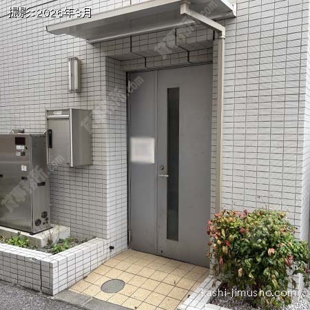 ビル入口 ビル入口