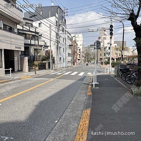 前面道路(上落中通り）