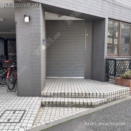 貸室前面(1階102号室）