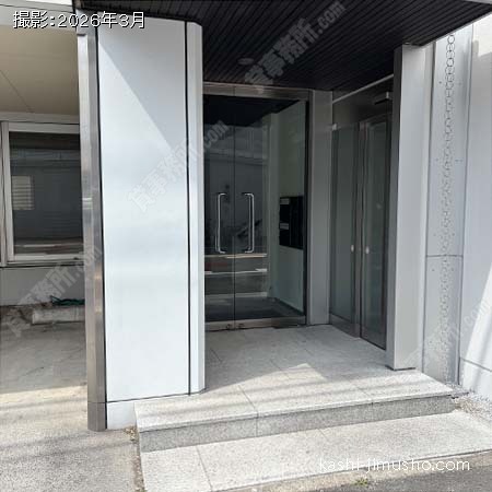 ビル入口 ビル入口