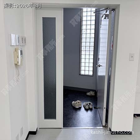 貸室入口