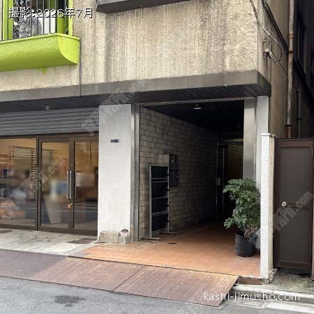 ビル入口 ビル入口