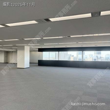 貸室内(44階4401号室)