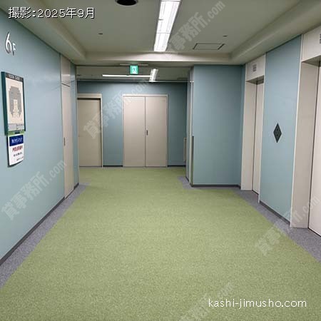 貸室階エレベーターホール