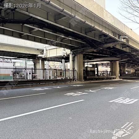 前面道路(昭和通り)