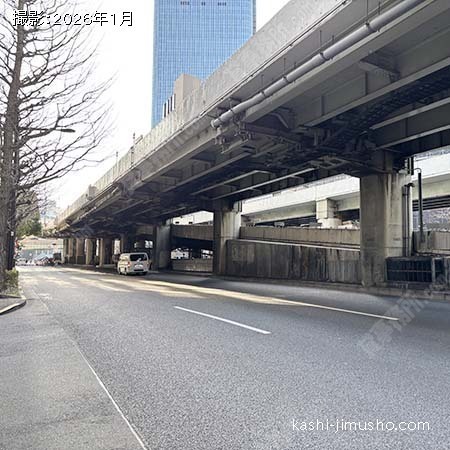 前面道路(昭和通り)