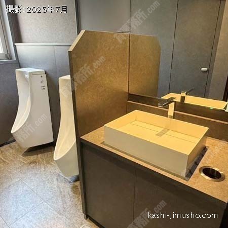 男性トイレ
