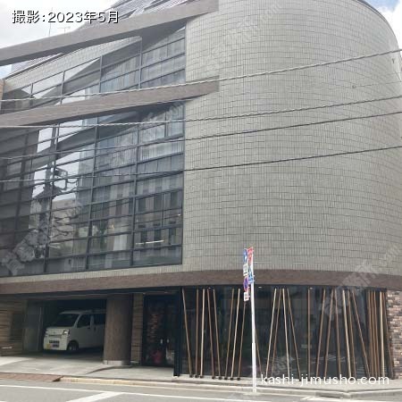 ビル前面