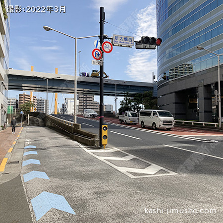 前面道路(新大橋通り）