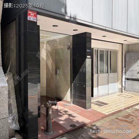 ビル入口 ビル入口