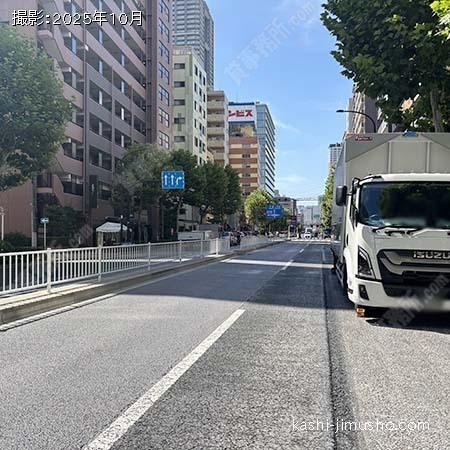 前面道路(新大橋通り) 前面道路(新大橋通り)