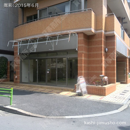 １Ｆ：貸室入口：正面