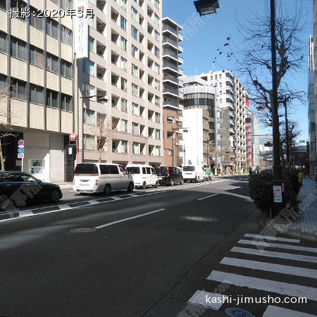 前面道路（金座通り）