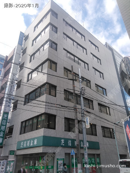 信州会ビルの外観