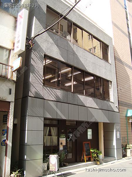 朋栄ビルの外観