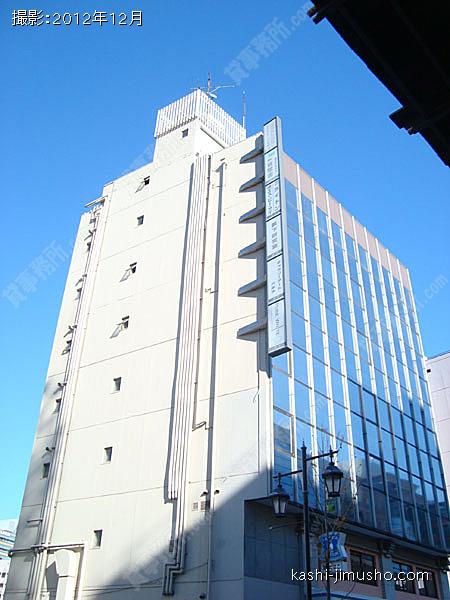 クローバービルの外観