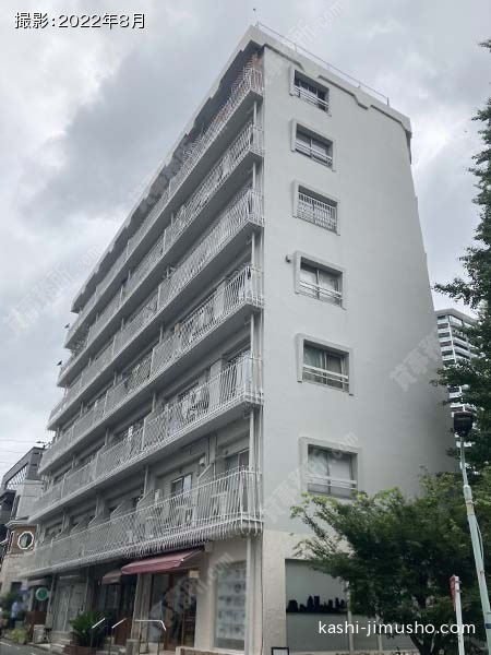 マンション白金苑の外観