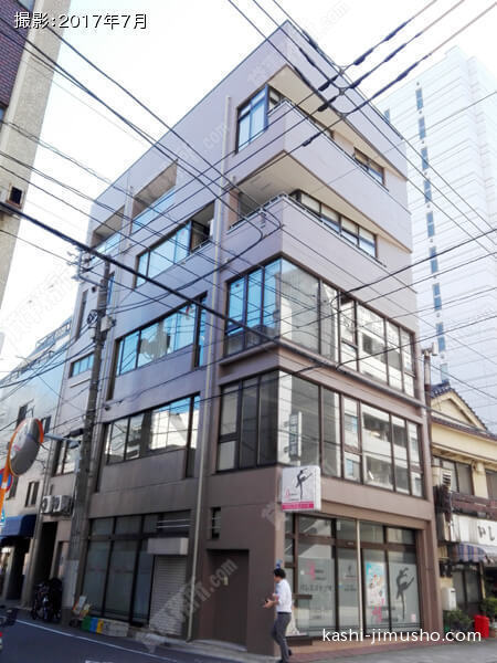 日の出ビルの外観