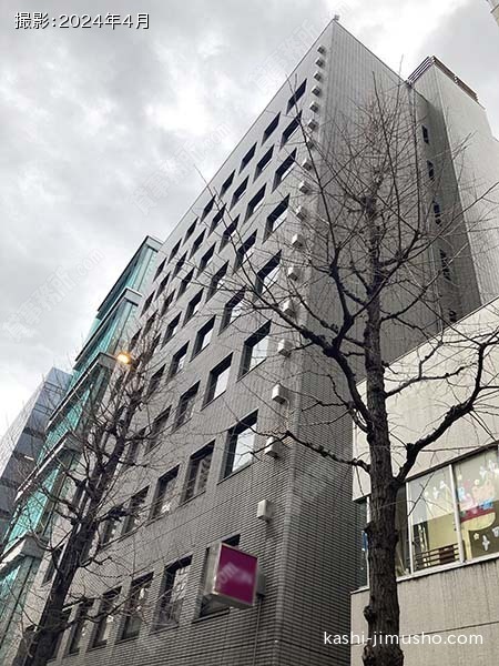 西新宿松屋ビルの外観