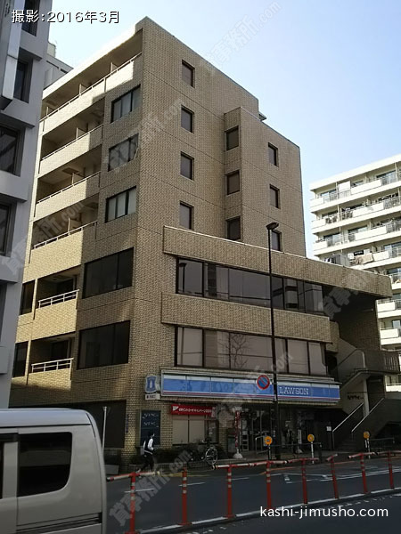 サロンドシャポービルの外観