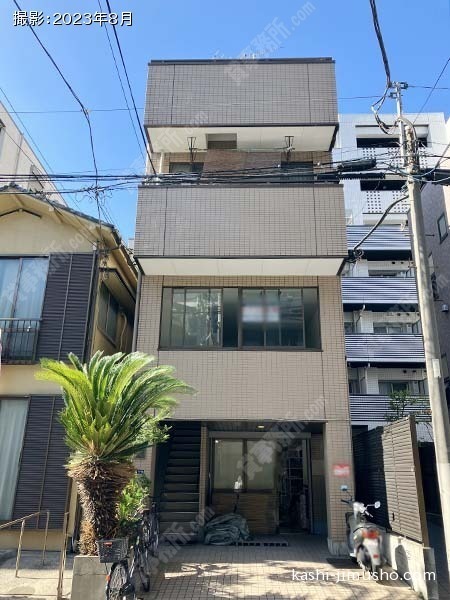 坂岸ビルの外観