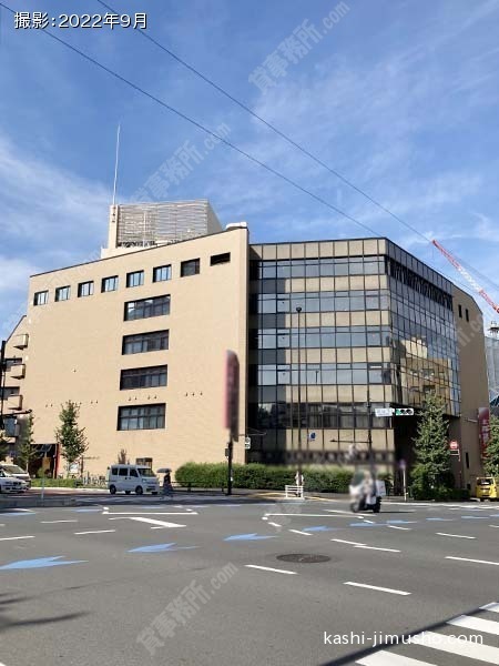 東京富山会館ビルの外観