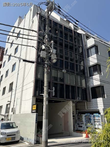 鎌形ビルの外観