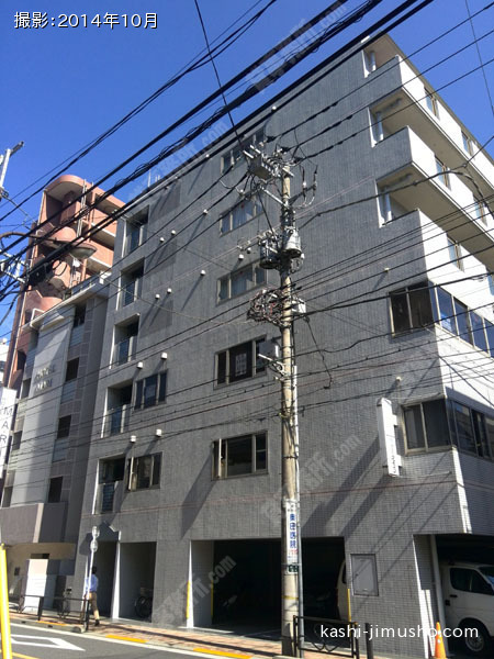 STビルの外観