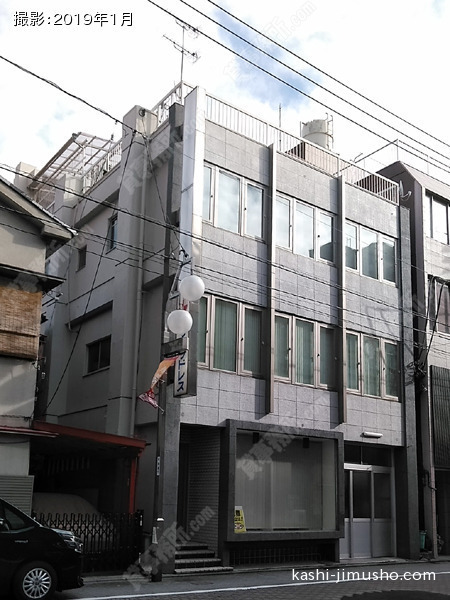 カワムラビルの外観