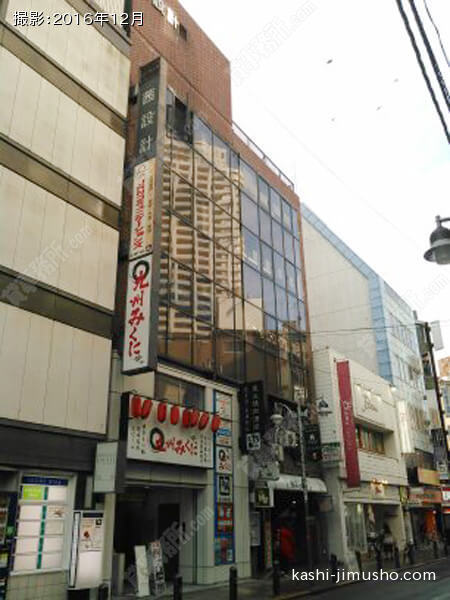 ファーストビルの外観