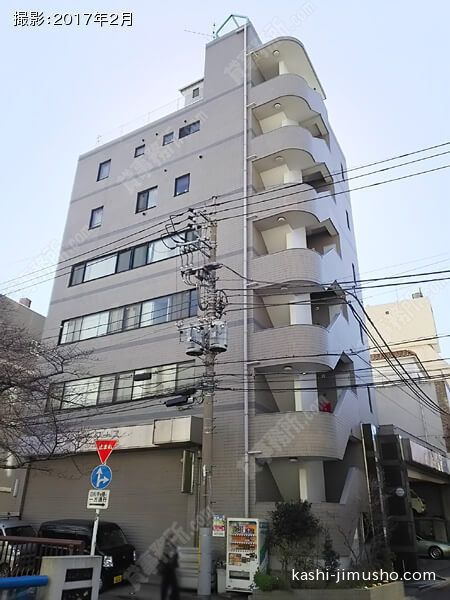 石綿ビルの外観