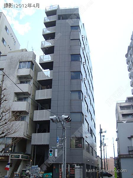 アダチビルの外観